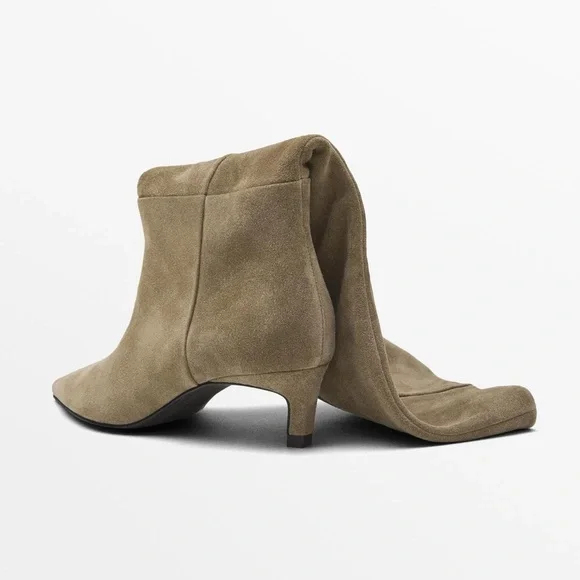 NWT. Massimo Dutti Soft Split Leather Heeled Boots. Size 11.